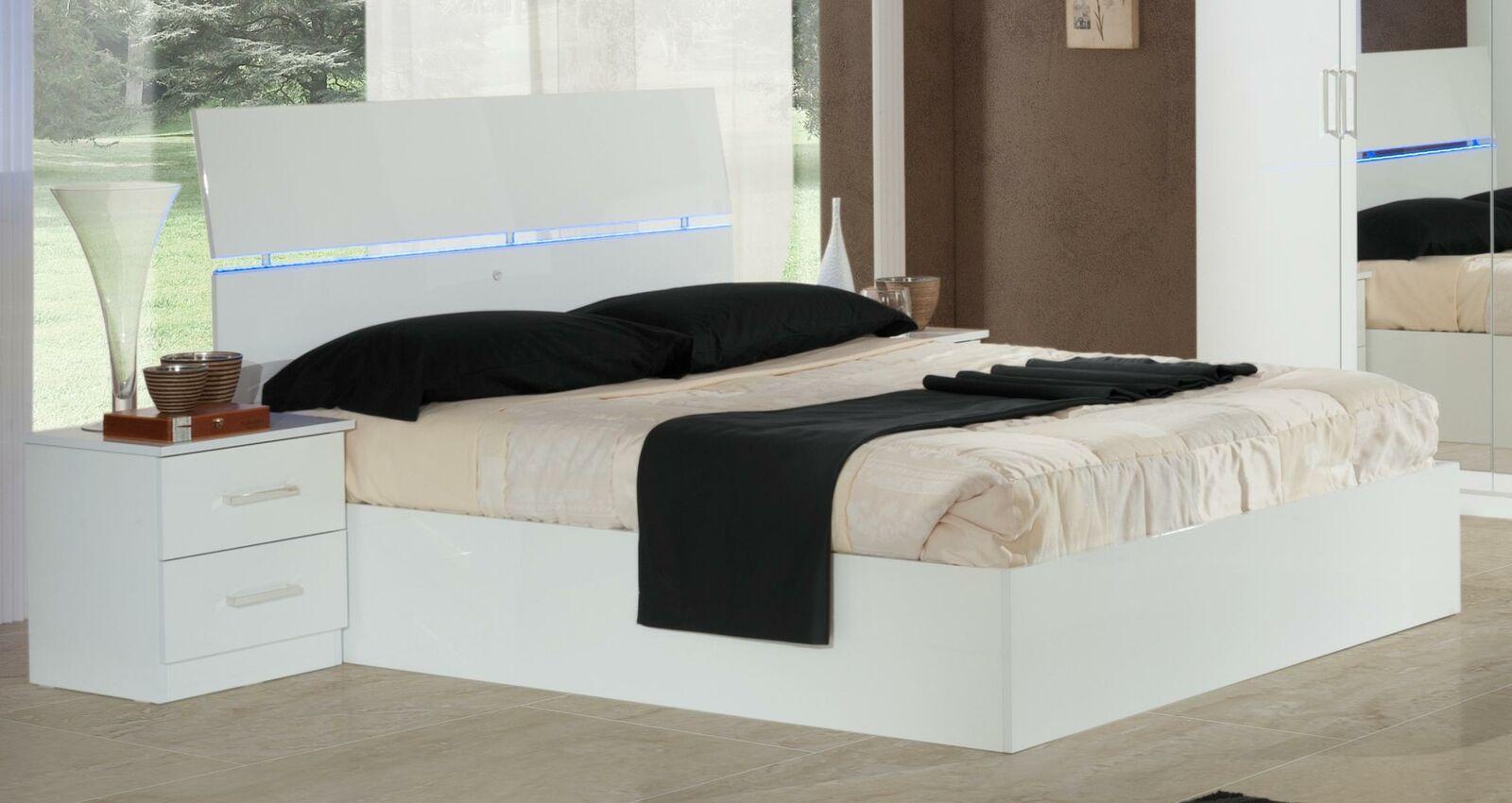 Doppelbett Bett 2x Nachttische Holz Design Betten Modern Stil 3tlg. LED Licht